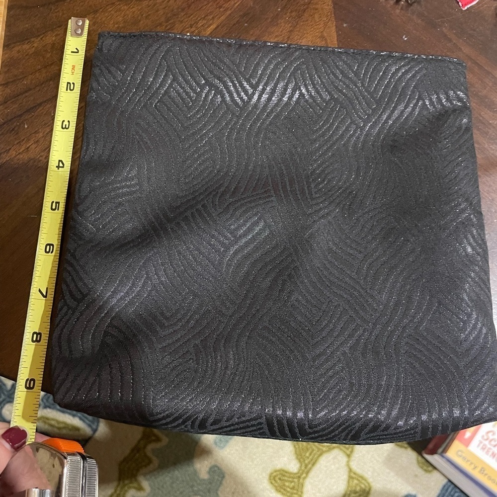 Estée Lauder makeup bag, black, never used - Picture 2 of 5